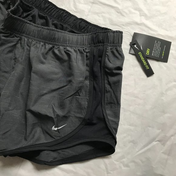 Women's Nike Dri-FIT Tempo Running Heather Black Lined Shorts Swoosh Size Medium - Picture 2 of 8